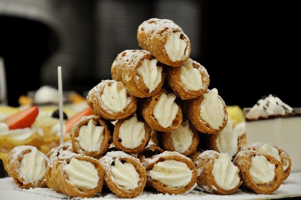 cannoli street food in europe