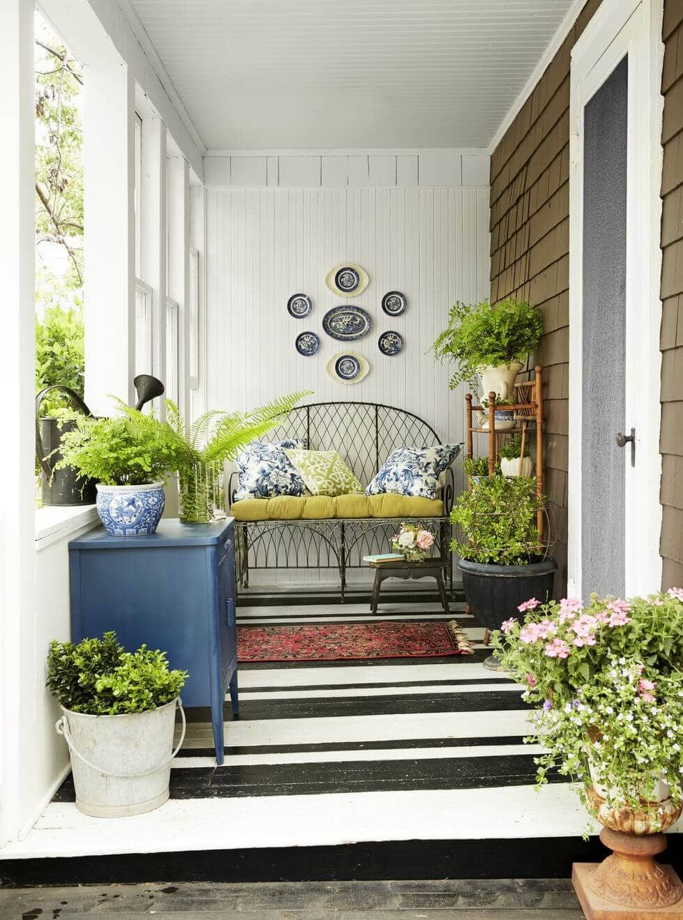 BLACK AND WHITE STRIPES PORCH FLOOR COLOR IDEAS