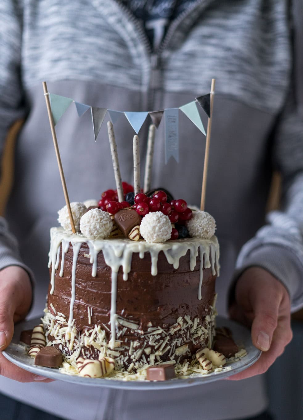 Nutella-Himbeer-Drip Cake