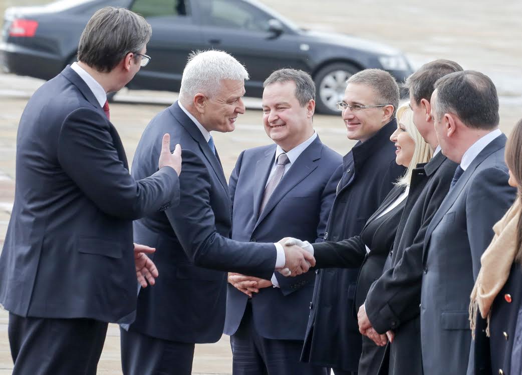 Premijer Crne Gore u Beogradu: tema razgovora jačanje političke i ekonomske saradnje dve zemlje Premijer Crne Gore u Beogradu: tema razgovora jačanje političke i ekonomske saradnje dve zemlje