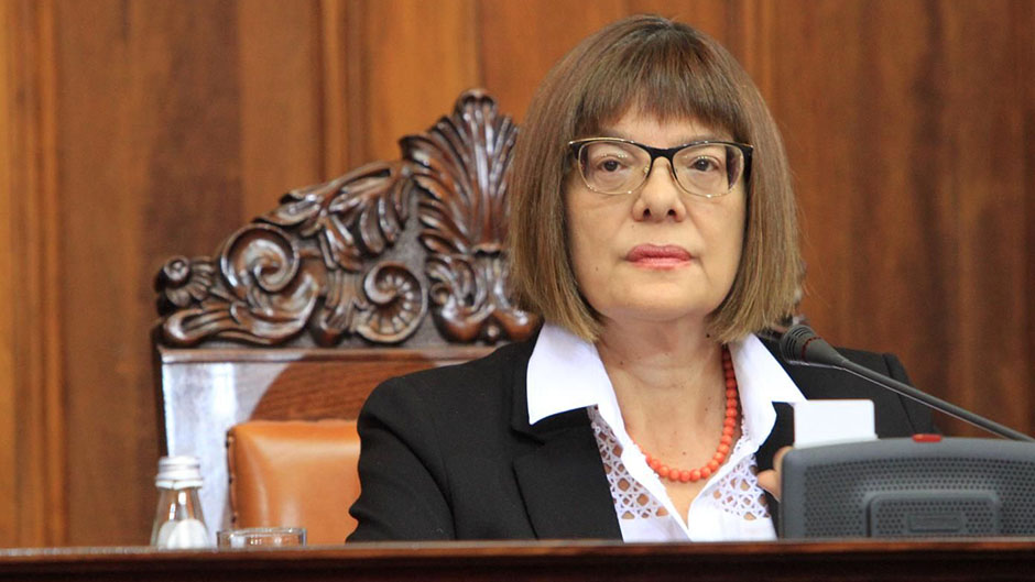 Poslanička pitanja u Skupštini Srbije: o kumovskim mućkama i drugim problemima Poslanička pitanja u Skupštini Srbije: o kumovskim mućkama i drugim problemima
