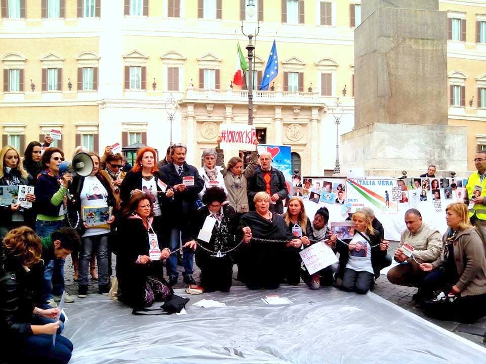 Vittime della strada, militanti della memoria