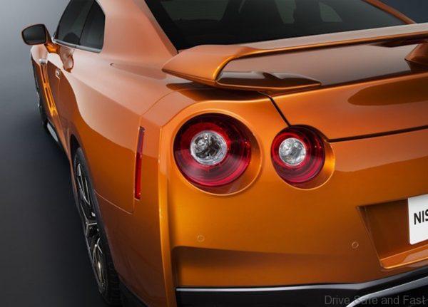 Nissan GT-R-3