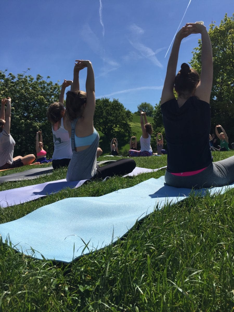 Popup Yoga auf dem Olympiaberg