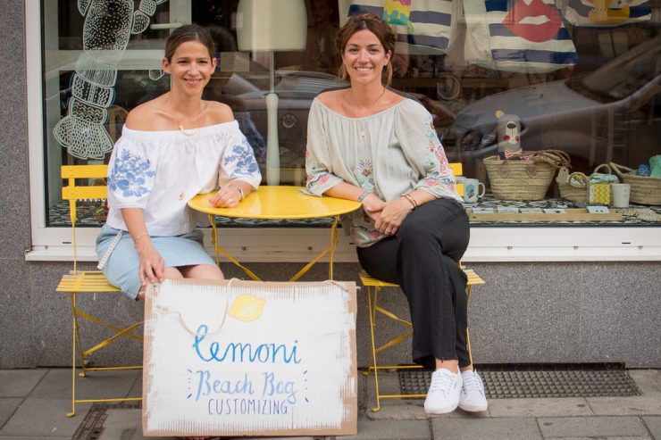 Katrin Tewes und Katharina Konte vor dem Lemoni Shop - ISARBLOG