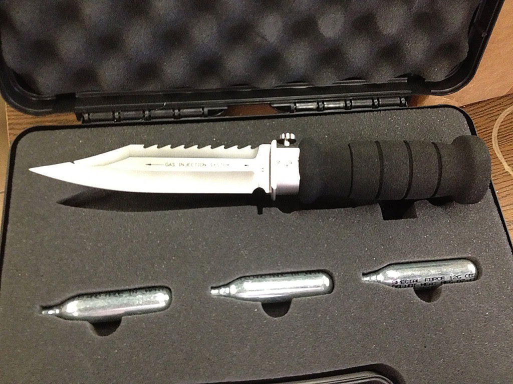 WASP INJECTION CO2 KNIFE - THE WORLDS DEADLIEST KNIFE? | Blade City