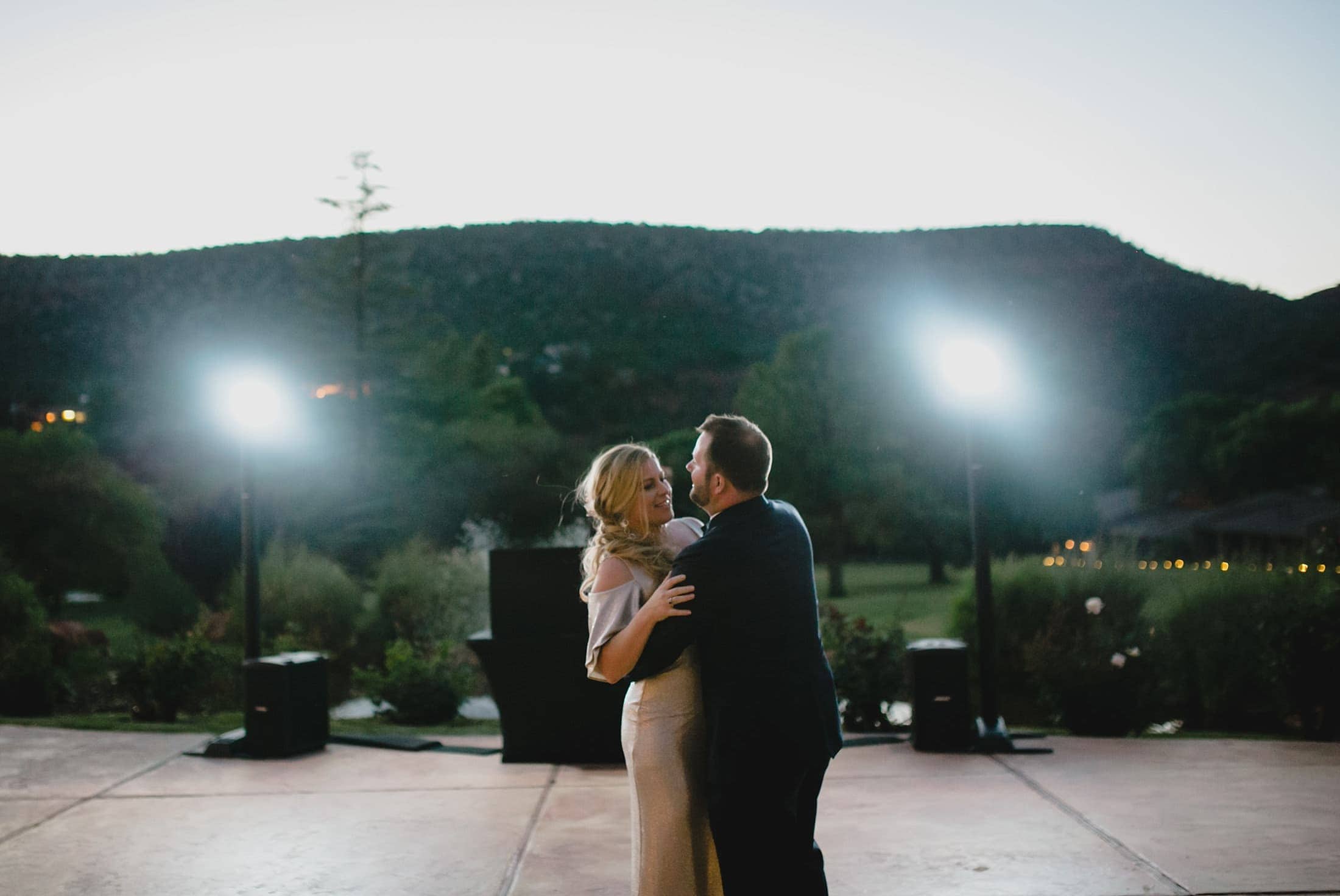 dog-friendly-poco-diablo-sedona-wedding_0040