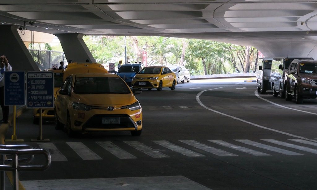 Taxi Stand am Ninoy Aquino International Airport in Manila