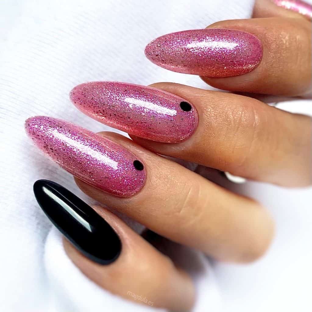 Inspiracje - Trendy w manicure na sylwestra i karnawał 2020 - lakiery brokatowe, pyłki, cyrkonie 3 brokatowe lakiery hybrydowe