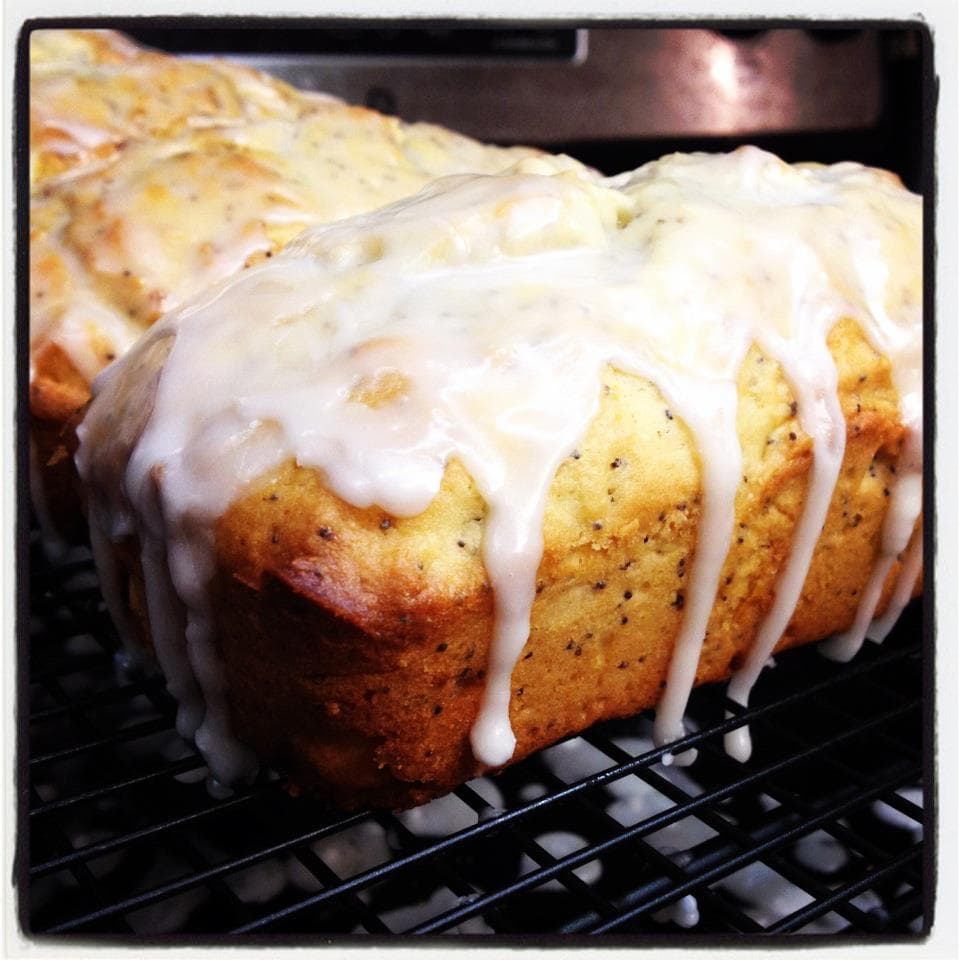 lemon poppy seed chia loaf