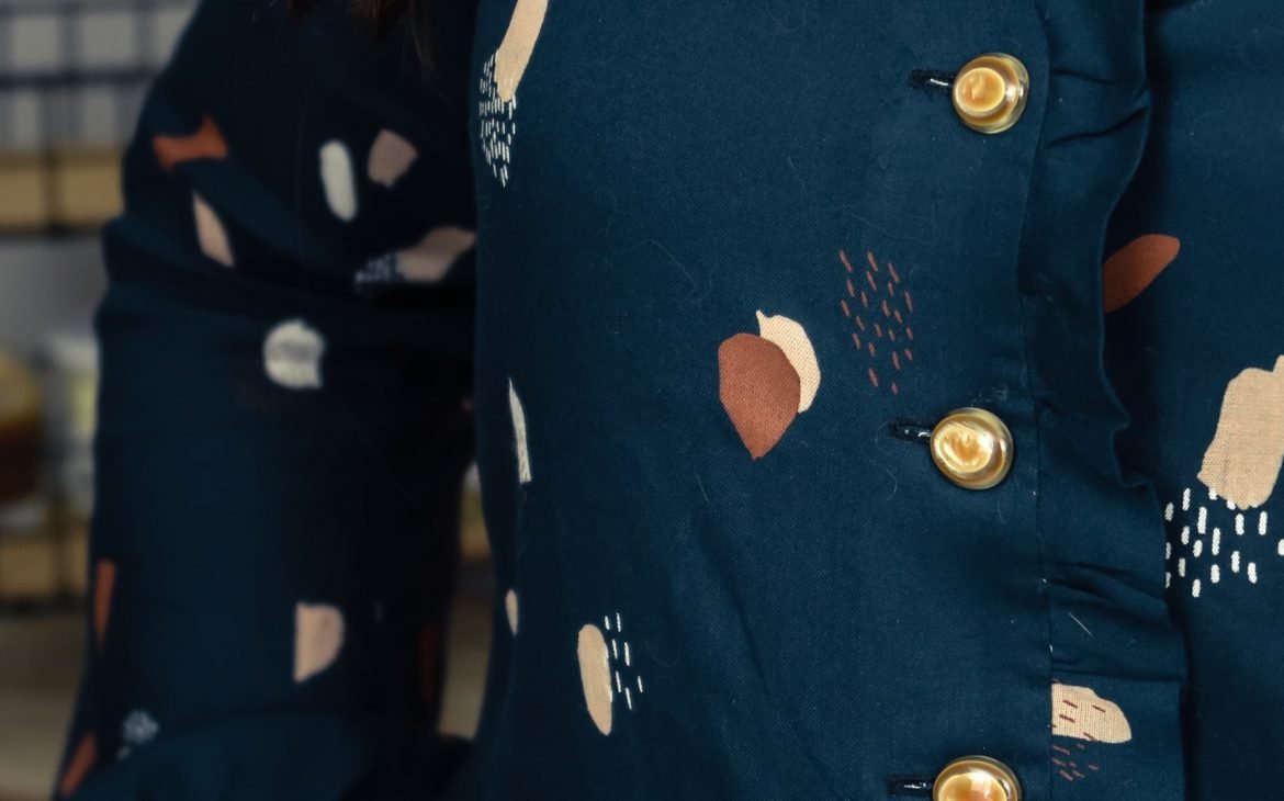 couture-et-paillettes-chemisier-wendy-sophie-denys-couture-boutonnieres