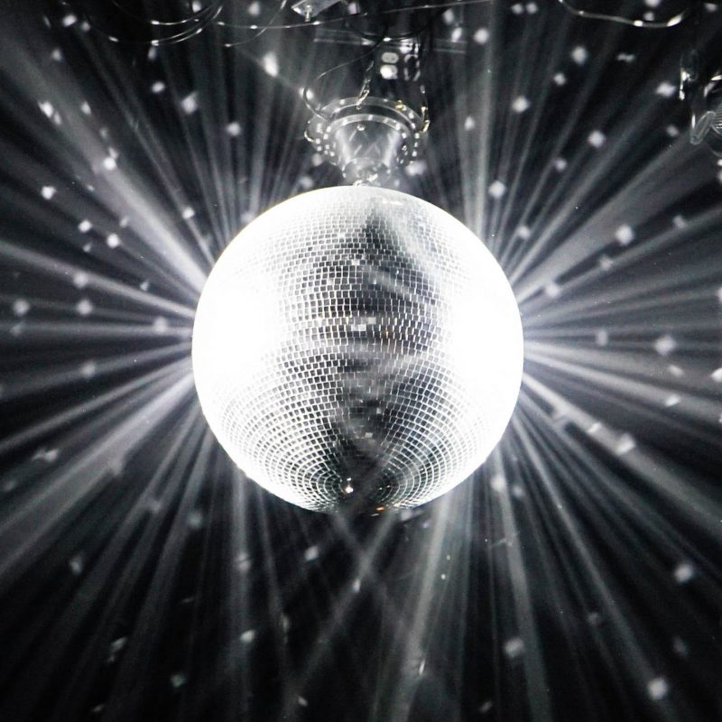 Discokugel Hochzeits DJ Discokugel bei einer Party oder Hochzeit
