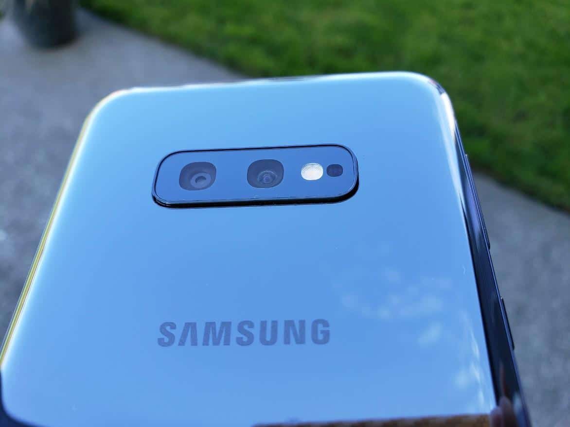 samsung-galaxy-s10e-3.jpg