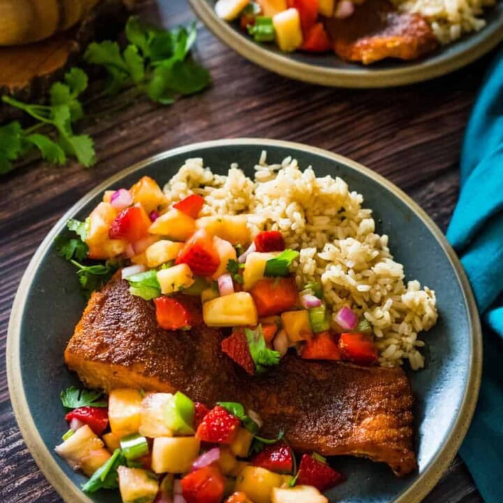 air fryer salmon with pineapple salsa and brown rice