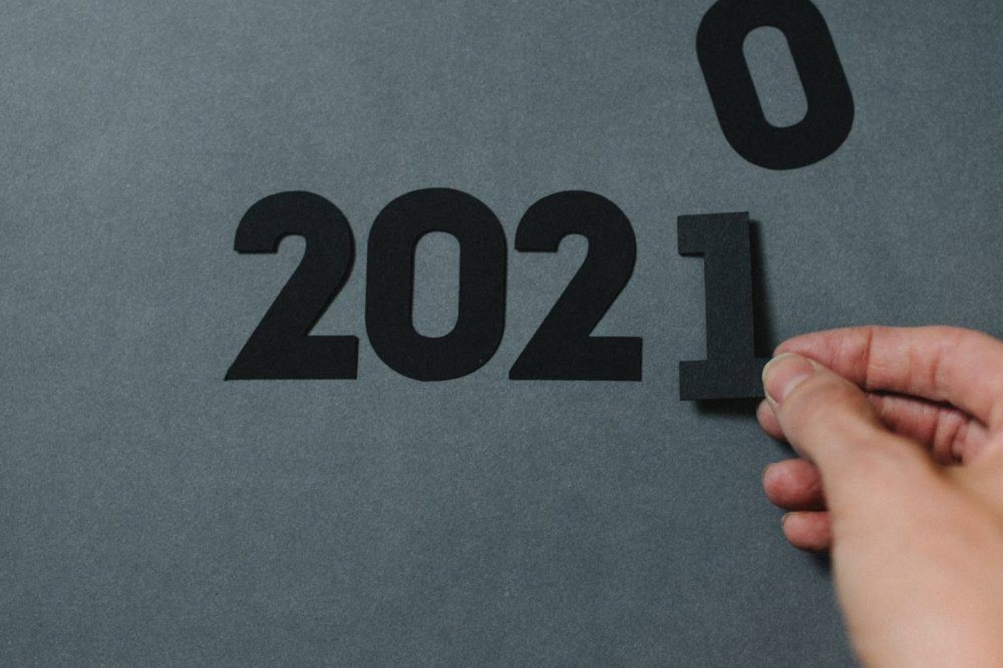 2021, l’année du Canada ? C’est en tout cas ce que laisse à penser le plan des niveaux d’immigration de 2021-2023 dévoilé en octobre dernier par L’honorable Marco Mendicino, ministre de l’Immigration, des Réfugiés et de la Citoyenneté. En ce mois de janvier, voici un condensé des mesures importantes qui marqueront l’année en matière de mobilité professionnelle au pays de la feuille d’érable. Immigration au Canada en 2021 quelles sont les mesures à retenir