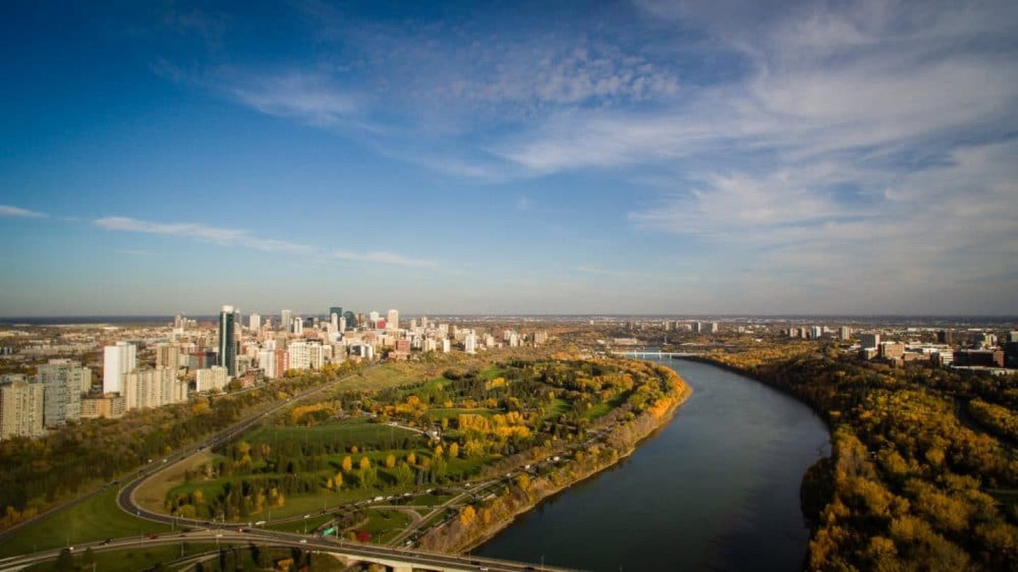 Le nom de cette province canadienne peut sembler difficile à prononcer aux premiers abords. cependantQue vous parveniez à prononcer son nom du premier coup, ou non, la Saskatchewan offre de nombreuses opportunités aux francophones ayant un projet d’immigration au Canada. Partir au Canada : découvrez la Saskatchewan, province méconnue