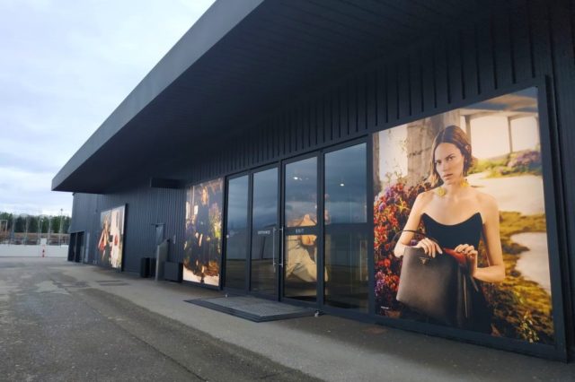 日本人タクシーと行くプラダ直営アウトレットspaceとthemallザモール イタリアタビ限定企画 貸切 フィレンツェ発