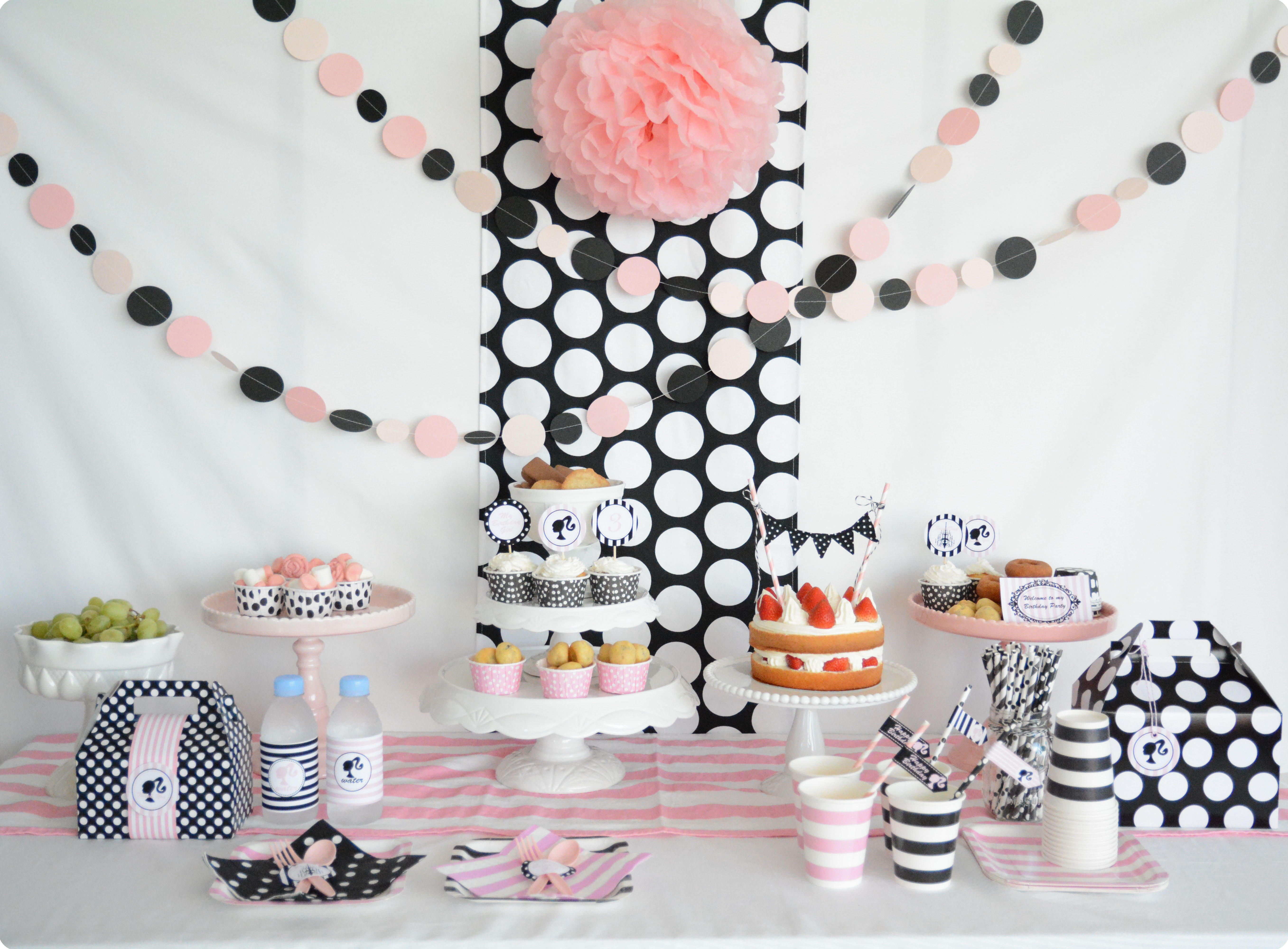 バービー テーマのお誕生日パーティー : Barbie Themed Birthday Party