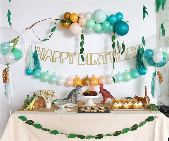 Dinosaur Birthday Party – 恐竜テーマのバースデイパーティー