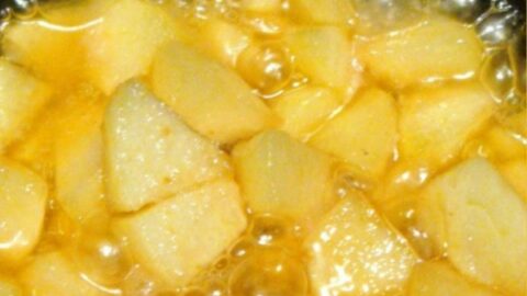 How To Make A Simple Fruit Pie Filling, 2 recipes, one for a regular filling, and one for a CARAMEL filling. Both very delicious for sure!