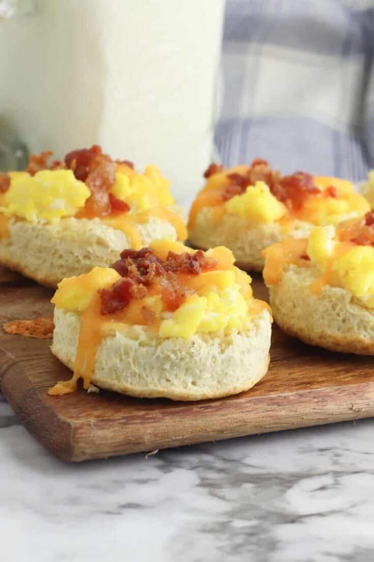 Mini Breakfast Pizzas