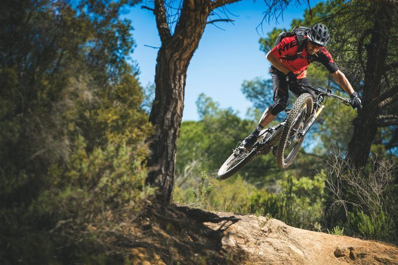 Enduro_bike_holiday_spain_MTB_jump op enduro spain mtb madrid pyrenees