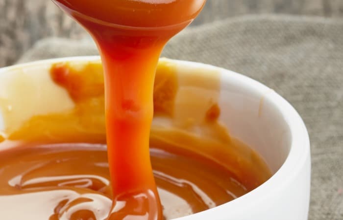 easy vegan caramel sauce recipe with coconut milk feature