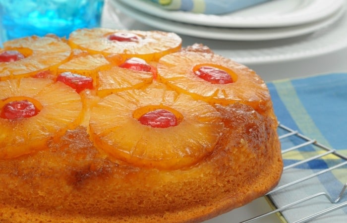easy pineapple upside down cake recipe feature