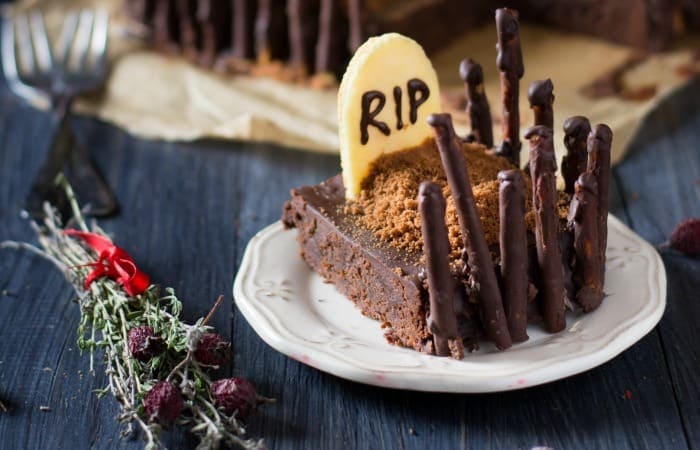 This is the perfect recipe for the kids' halloween parties at school! Simple, allergy-friendly, gluten-free...everything yummy. I love this Graveyard Cakemix Brownie recipe. So awesome!