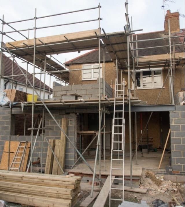 maison-travaux (Moyen) maison travaux