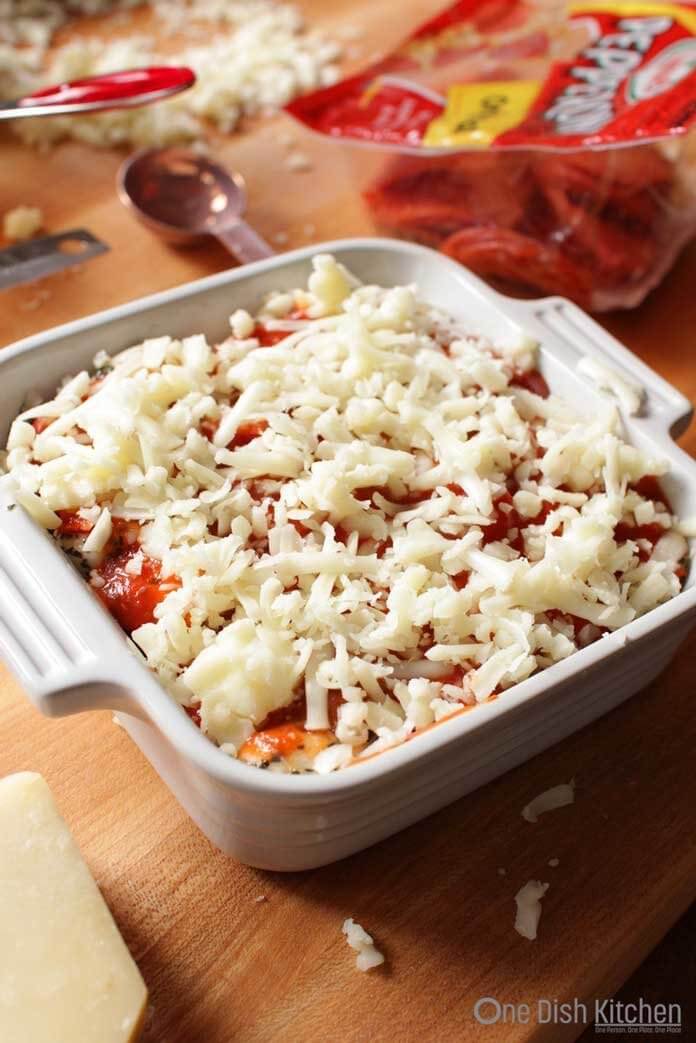 pepperoni pizza pull apart bread | monkey bread | one dish kitchen