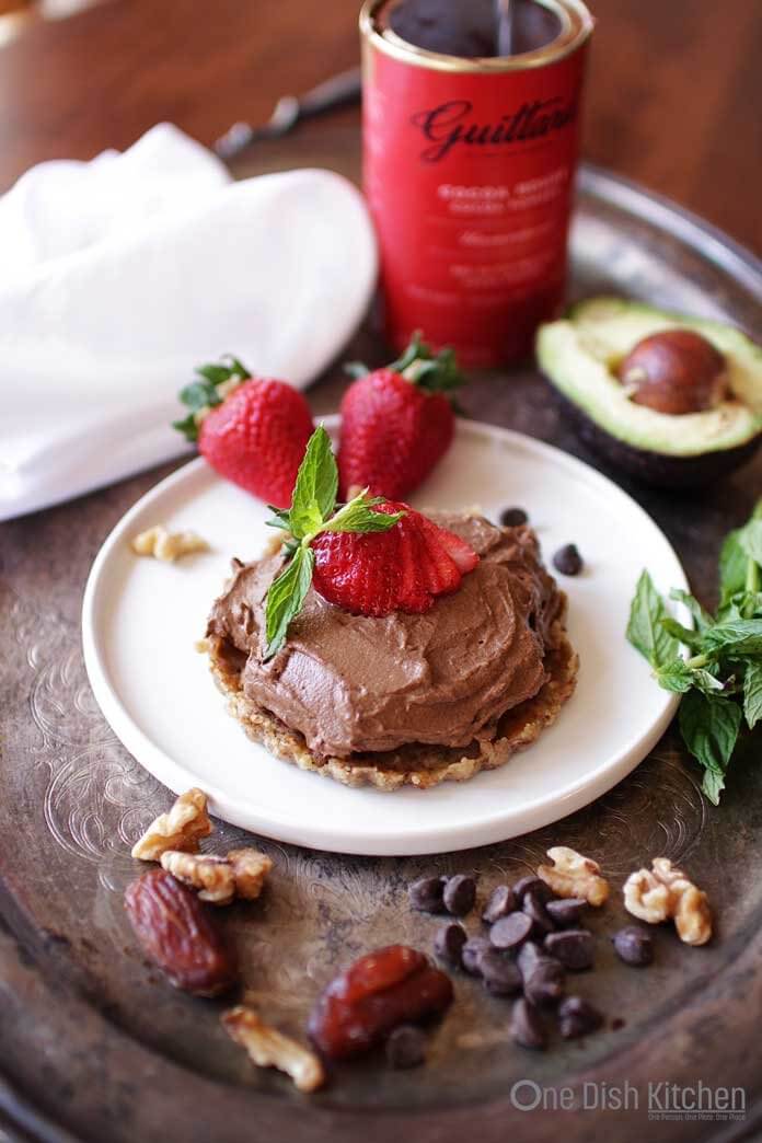 Mini Chocolate Avocado Pie | one dish kitchen