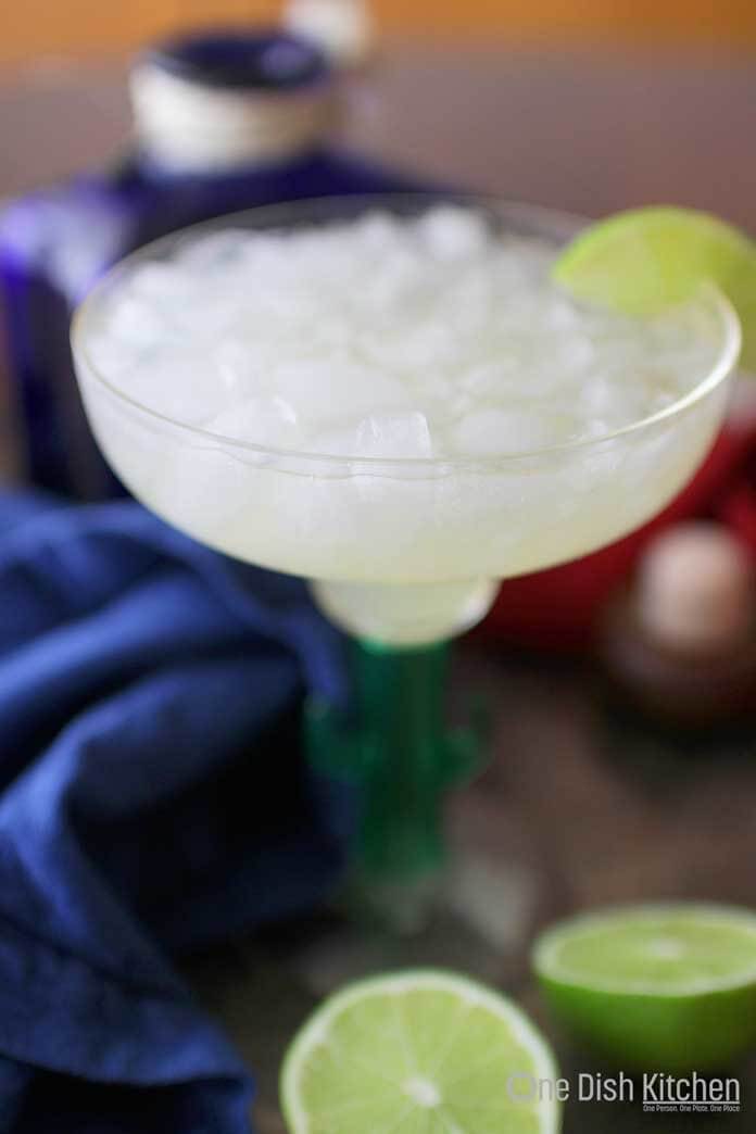 A perfect skinny margarita for one | One Dish Kitchen