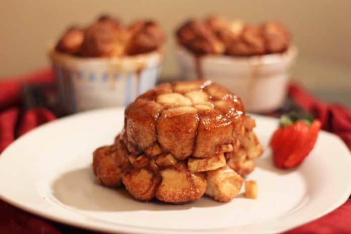 apple monkey bread | one dish kitchen