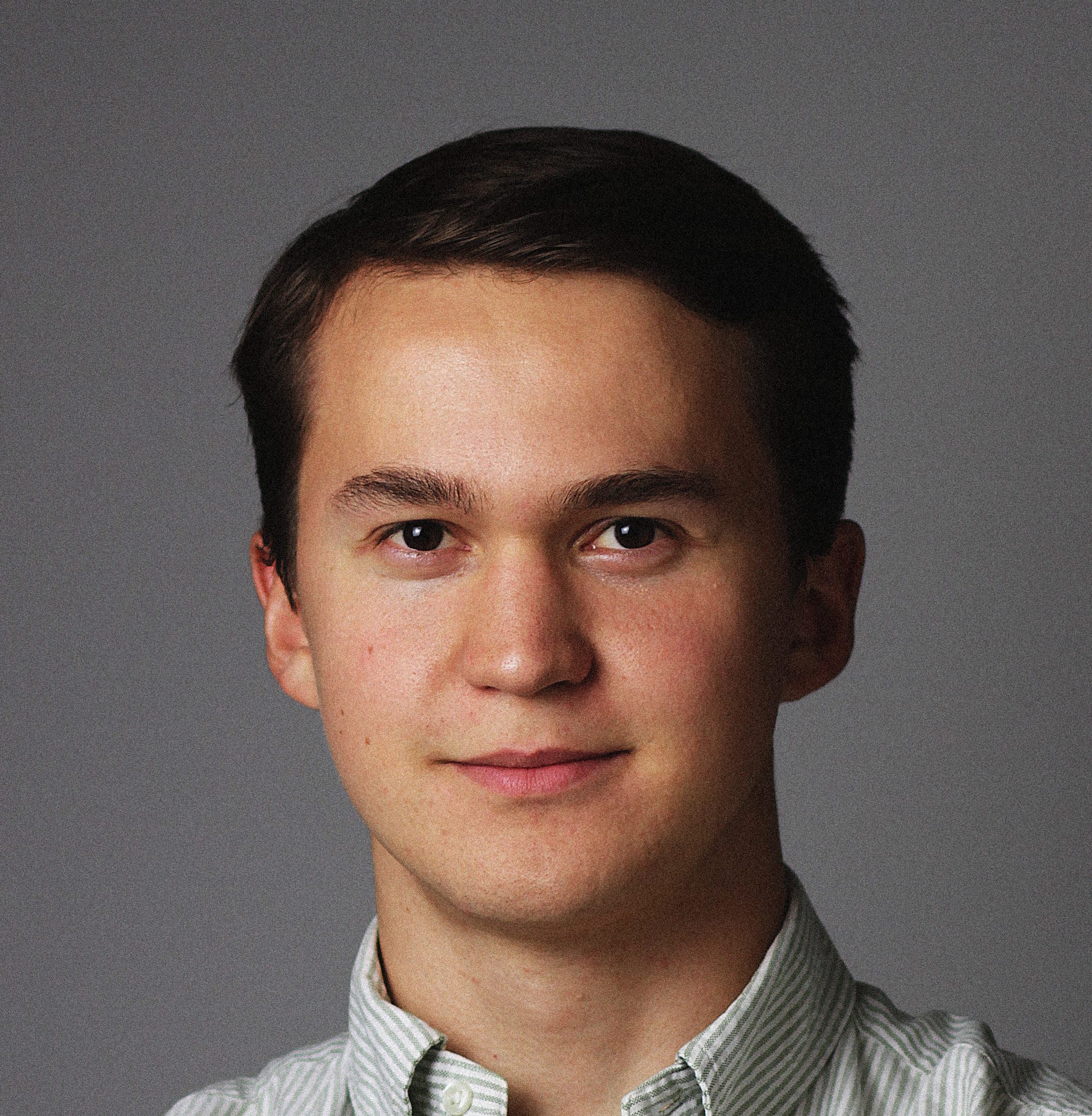 cropped-cropped-Alex-min.jpg