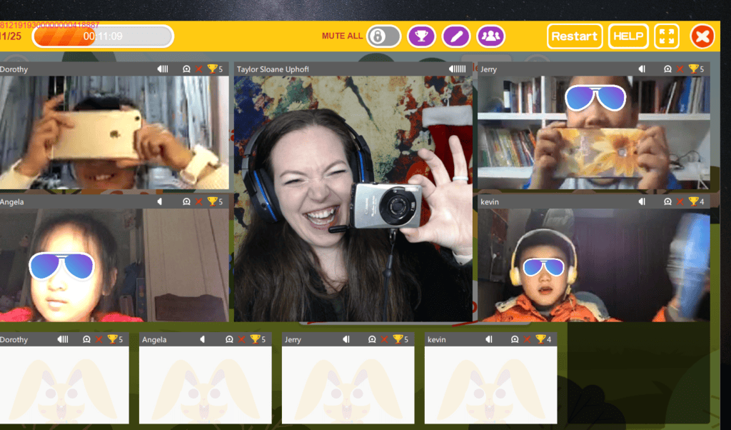 Meet Taylor - Living The Life As An Online English Teacher Taking a photo 1024x602 - Meet Taylor - Living The Life As An Online English Teacher