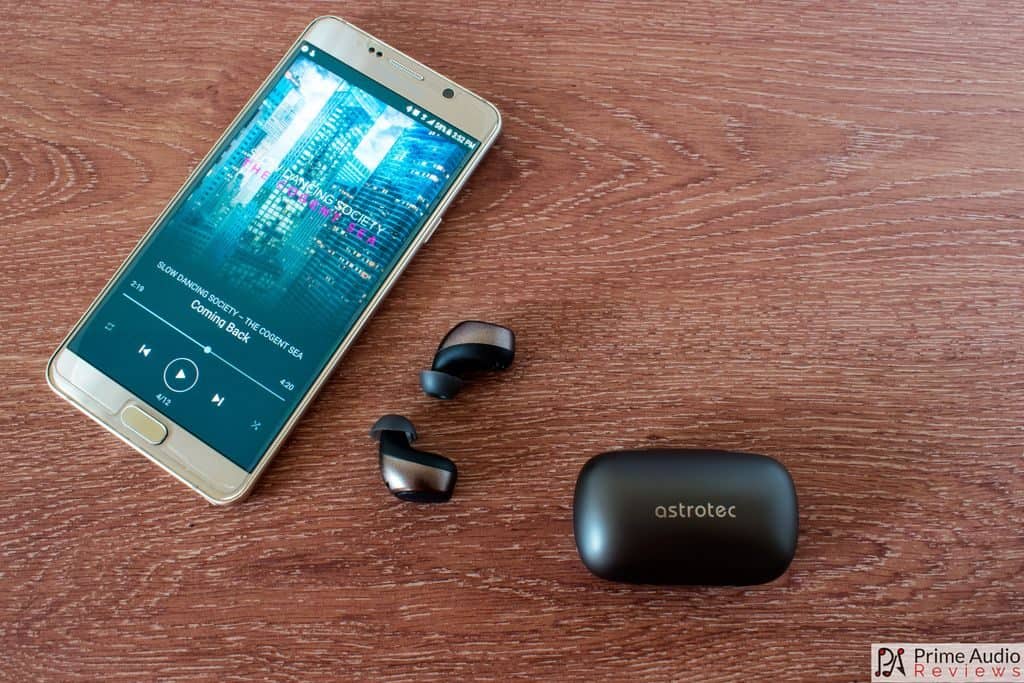 S60 with phone and charge case