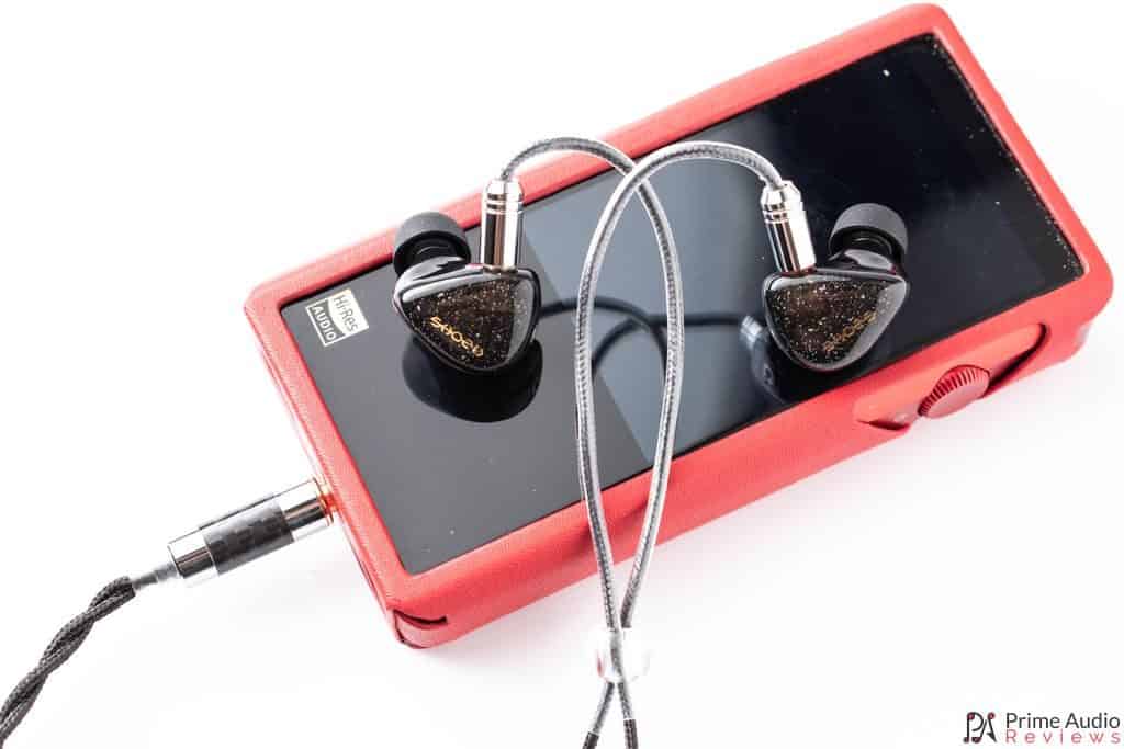 Earphones with Shanling M5s DAP