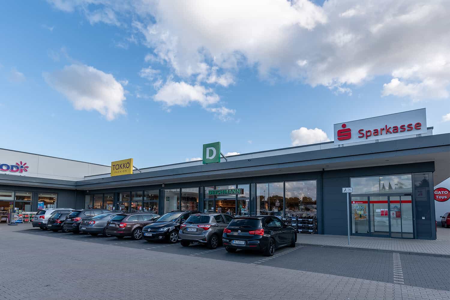 Halver Fachmarktzentrum Deichmann