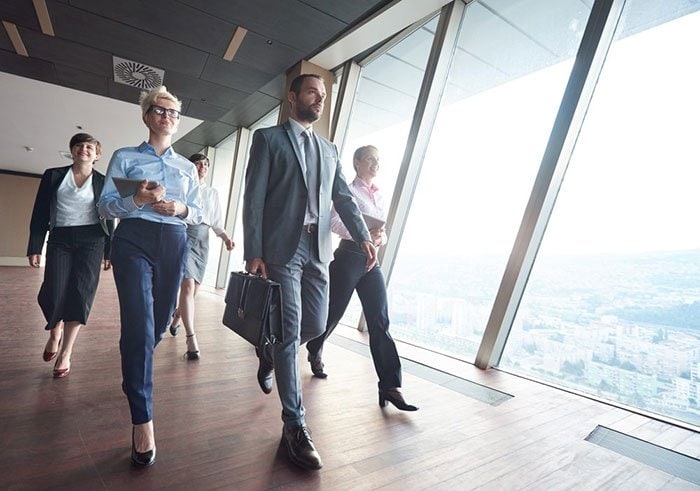 Stacking a Start-up Team with Suits - a Necessity of the 21st Century?