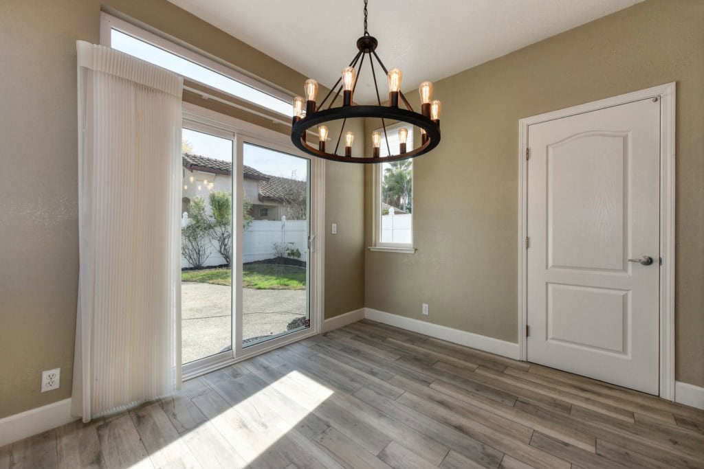 Home for Sale 1733 Atwell Interior Kitchen Breakfast Nook