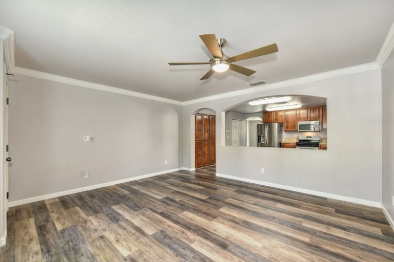 1571 Grey Bunny Roseville 95747 gated community