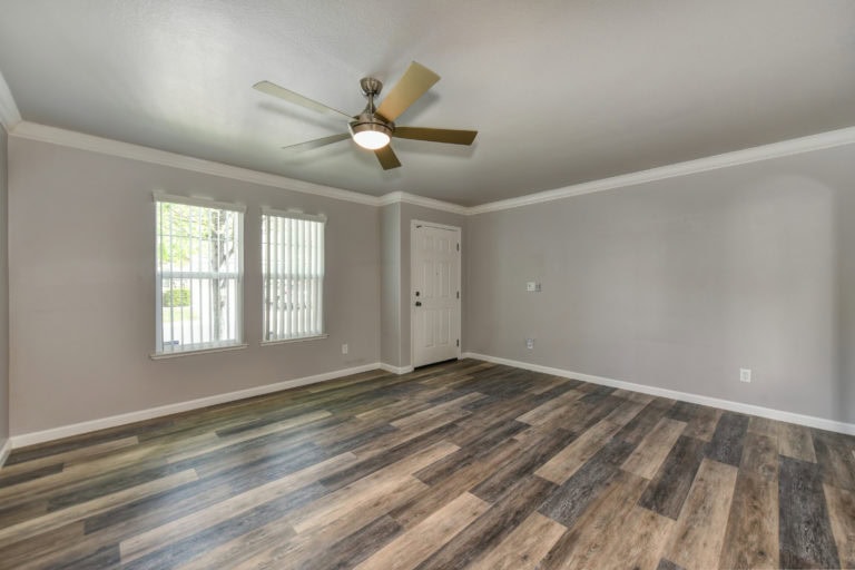 1571 Grey Bunny Roseville 95747 gated community