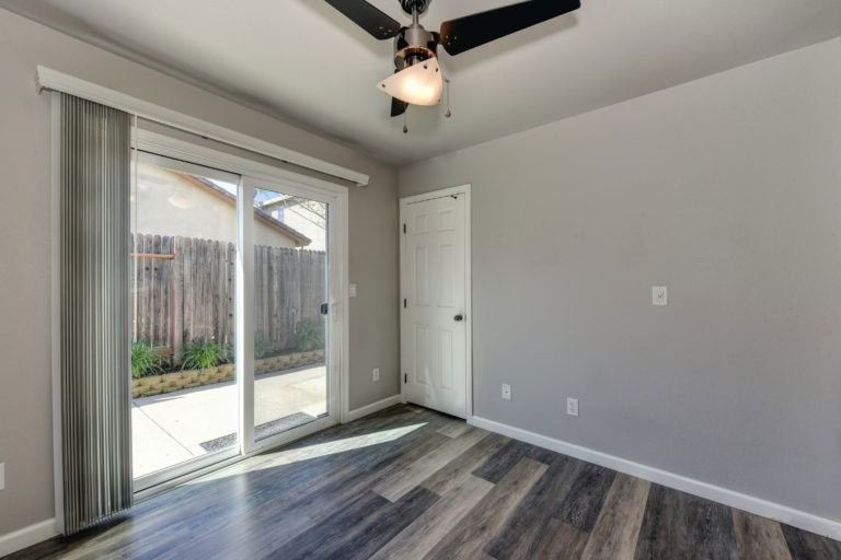 1571 Grey Bunny Roseville 95747 gated community