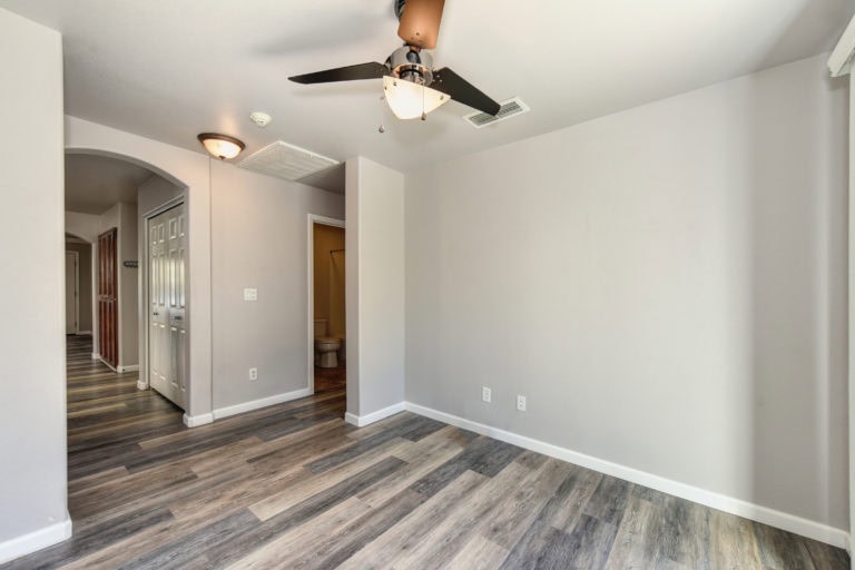 1571 Grey Bunny Roseville 95747 gated community