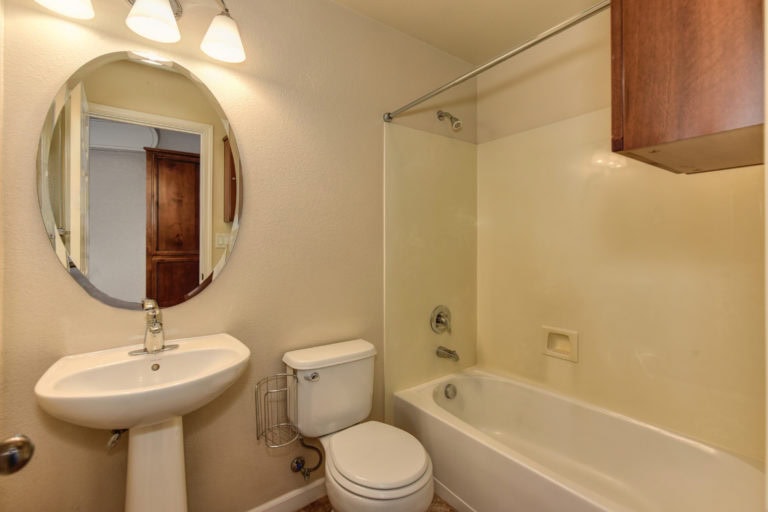 1571 Grey Bunny Roseville 95747 gated community