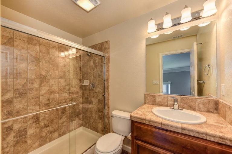1571 Grey Bunny Roseville 95747 gated community