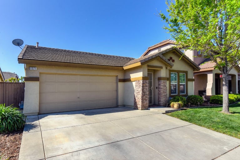 1571 Grey Bunny Roseville 95747 gated community