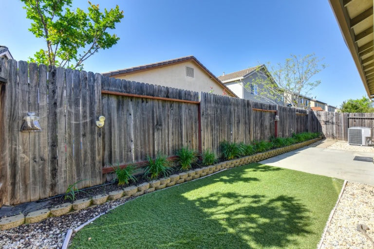 1571 Grey Bunny Roseville 95747 gated community
