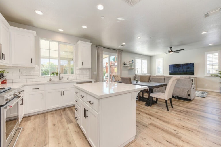 image-18-kitchen-w-TV